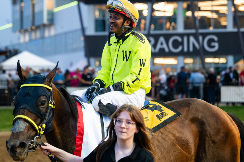 Quarry Holds Off Big Curl to Capture Canadian Derby